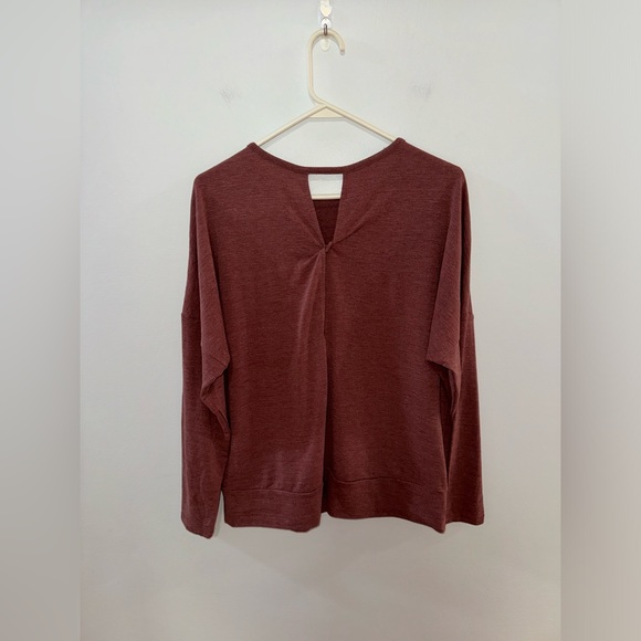 Pre-Owned MD Apana Red Long Sleeve Crossover Back Shirt - Picture 7 of 7